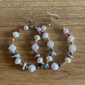 Multicolor pearl earrings
